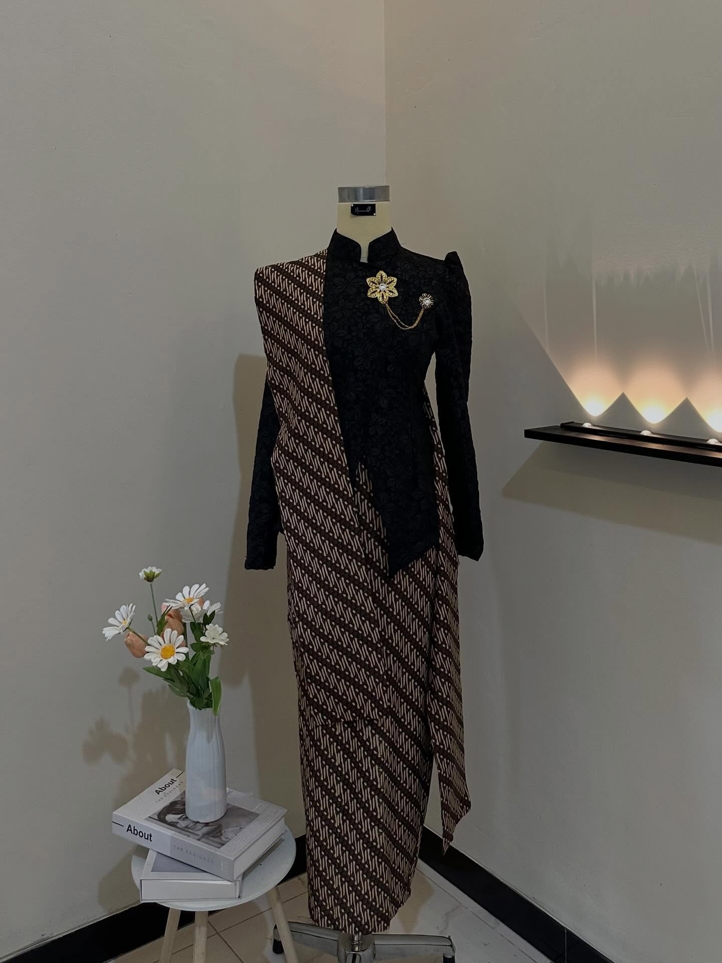 KEBAYA WISUDA